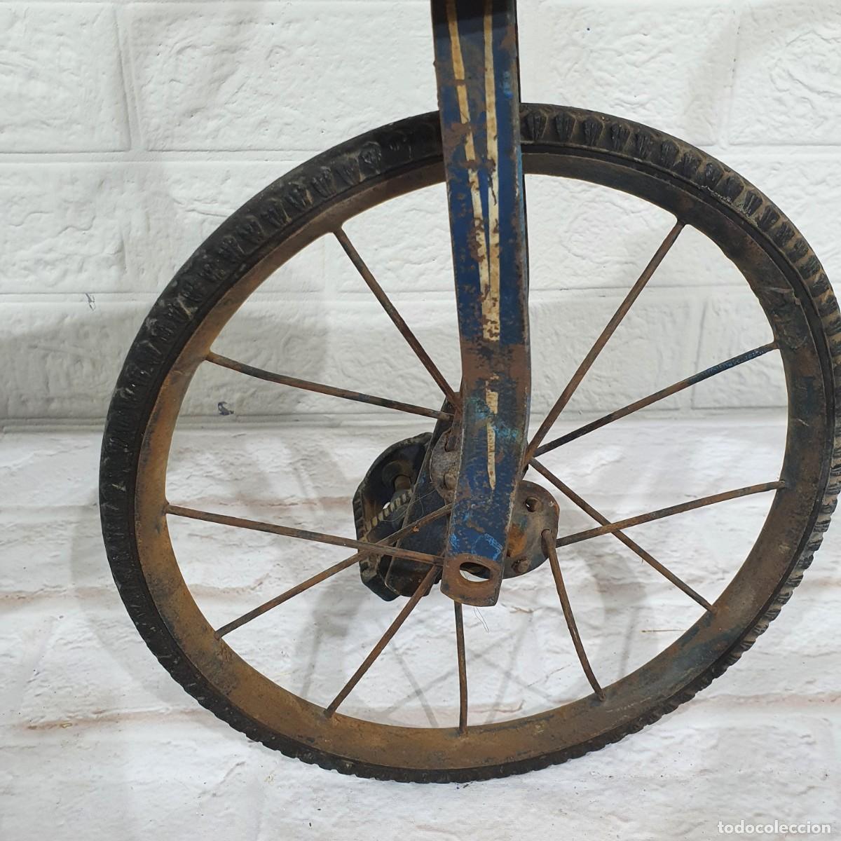 Antig&uuml;edades: Triciclo antiguo de madera y hierro. - Foto 5