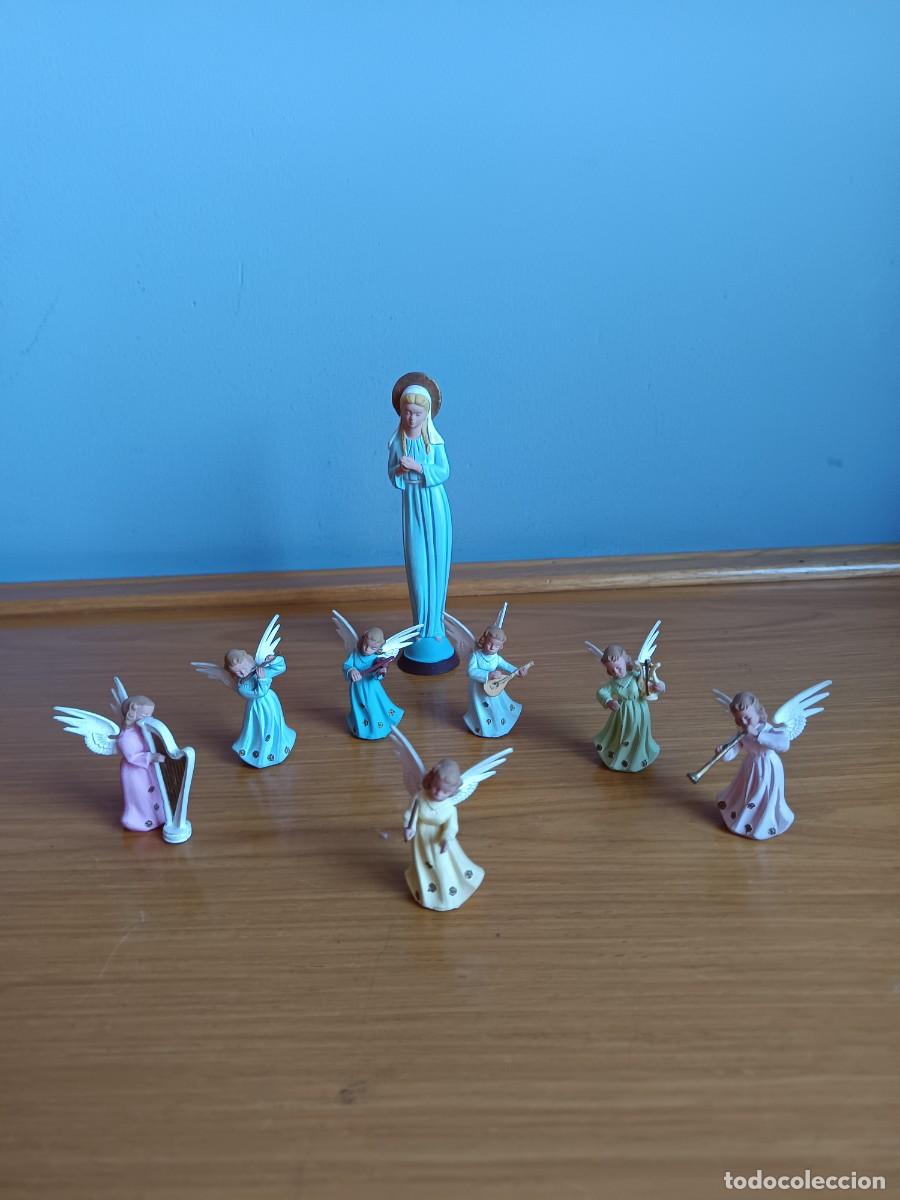 Antiguidades: Conjunto Virgen y 7 &aacute;ngeles m&uacute;sicos &ndash; Figuritas antiguas pintadas a mano