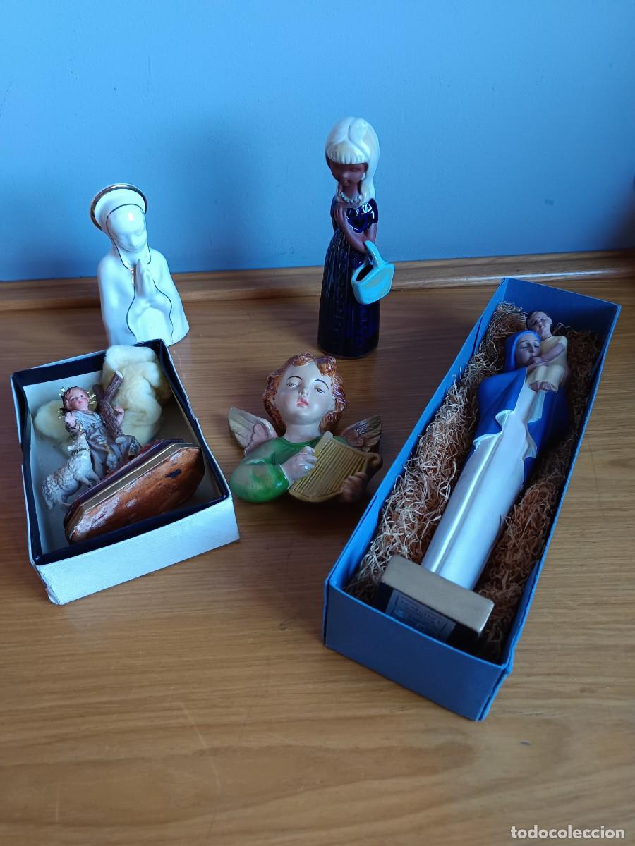 Antig&uuml;edades: Lote figuras religiosas antiguas &ndash; Virgen, Ni&ntilde;o Jes&uacute;s, &aacute;ngel m&uacute;sico y figura femenina &ndash; Varias marca