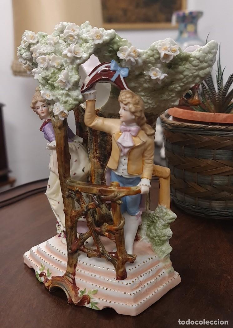Antig&uuml;edades: Jarr&oacute;n antiguo de biscuit del siglo XIX - Foto 3