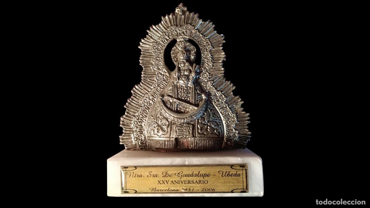 Antig&uuml;edades: ESCULTURA ALPACA PLATEADA &middot; NTRA. SRA. DE GUADALUPE &Uacute;BEDA &middot; XXV ANIVERSARIO &middot; BASE M&Aacute;RMOL 1981&ndash;2006