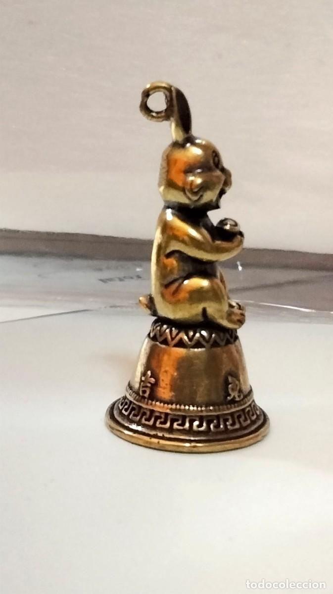 Antig&uuml;edades: peque&ntilde;a campana de bronce en forma de conejo - Foto 4