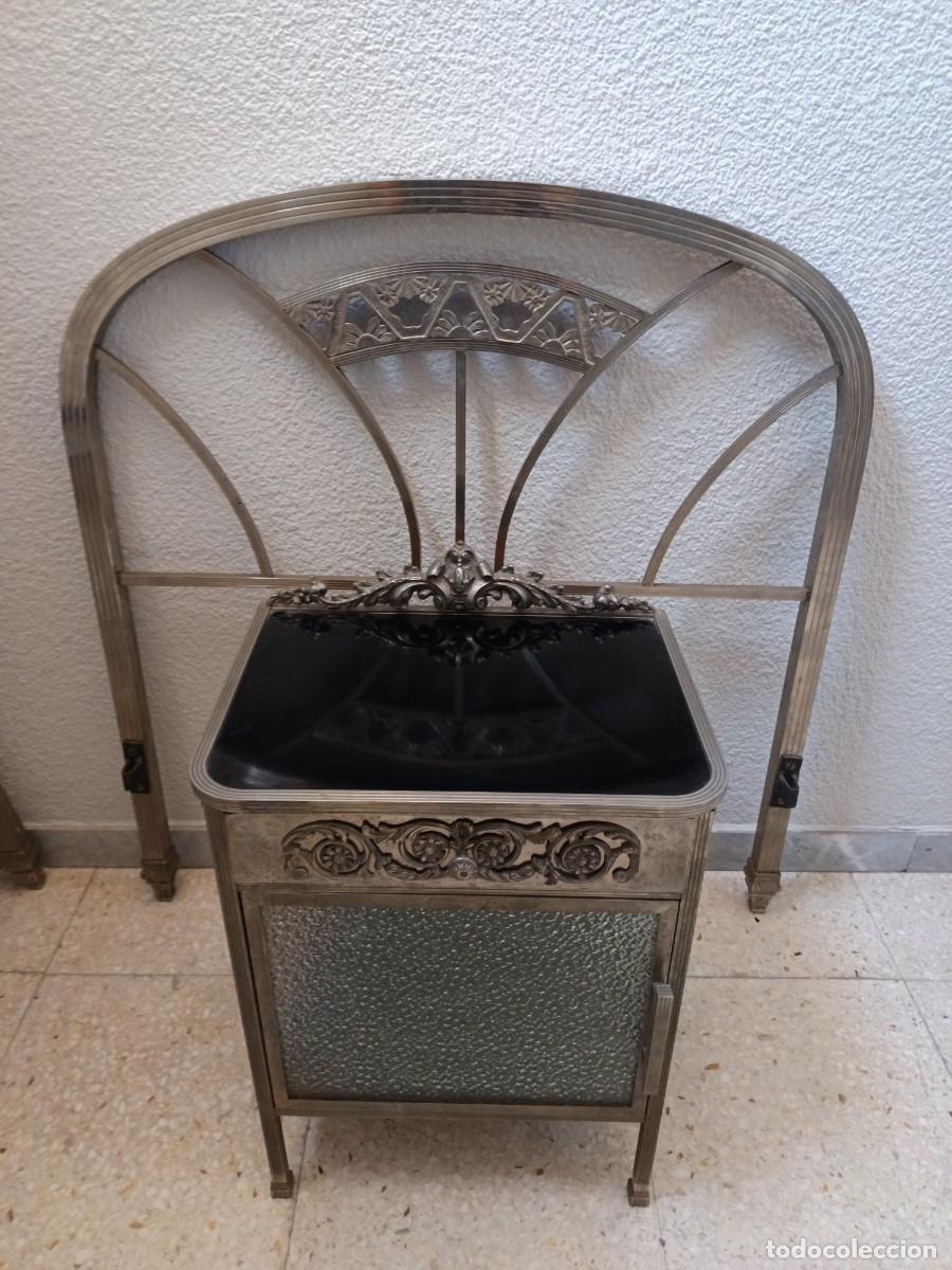 Antig&uuml;edades: Conjunto vintage cabecero + piecero + mesita met&aacute;licos a&ntilde;os 50-60