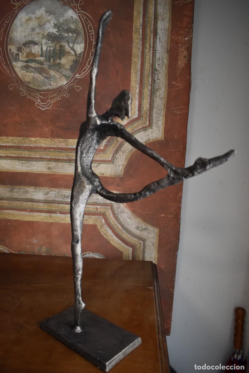 Antig&uuml;edades: Figura de bronce de un bailarin - Foto 4