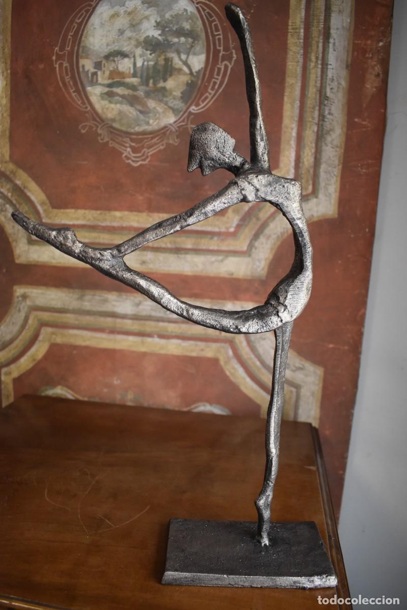 Antig&uuml;edades: Figura de bronce de un bailarin - Foto 5