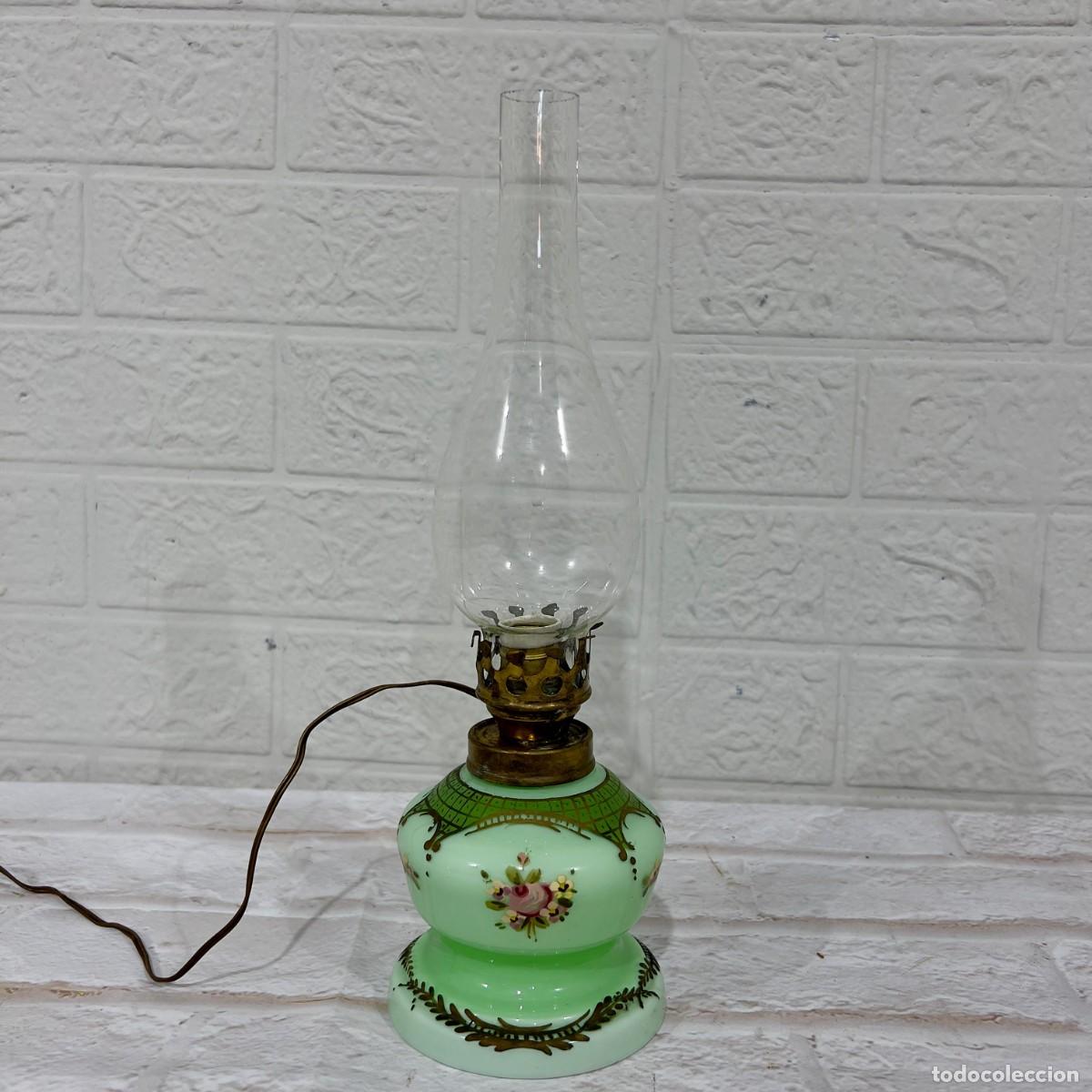 Antig&uuml;edades: Antiguo quinque de opalina electrificado - Foto 1