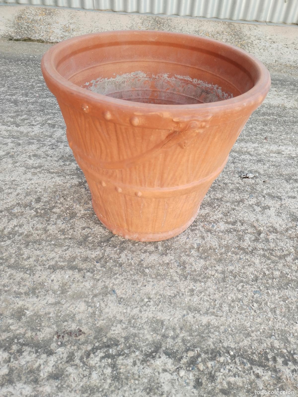 Antig&uuml;edades: macetero con relieves en terracota - Foto 5