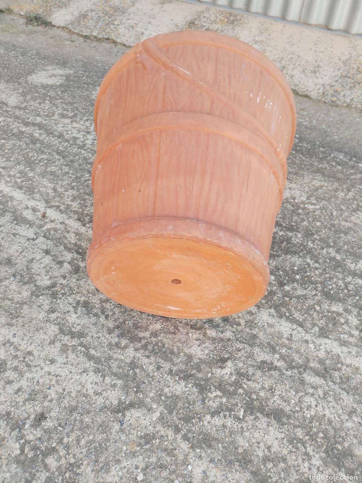 Antig&uuml;edades: macetero con relieves en terracota - Foto 4