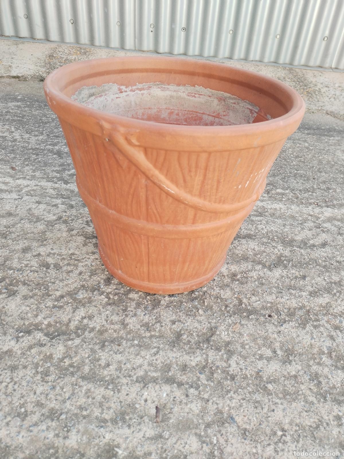 Antig&uuml;edades: macetero con relieves en terracota - Foto 8