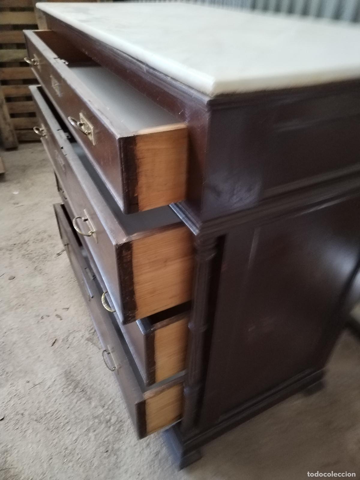 Antig&uuml;edades: c&oacute;moda antigua en madera y marmol - Foto 8