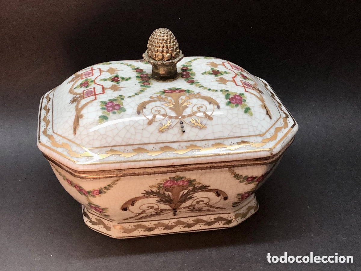 Oggetti Antichi: Preciosa bombonera de porcelana y pomo pi&ntilde;a de bronce &bull; exquisita pintada a mano