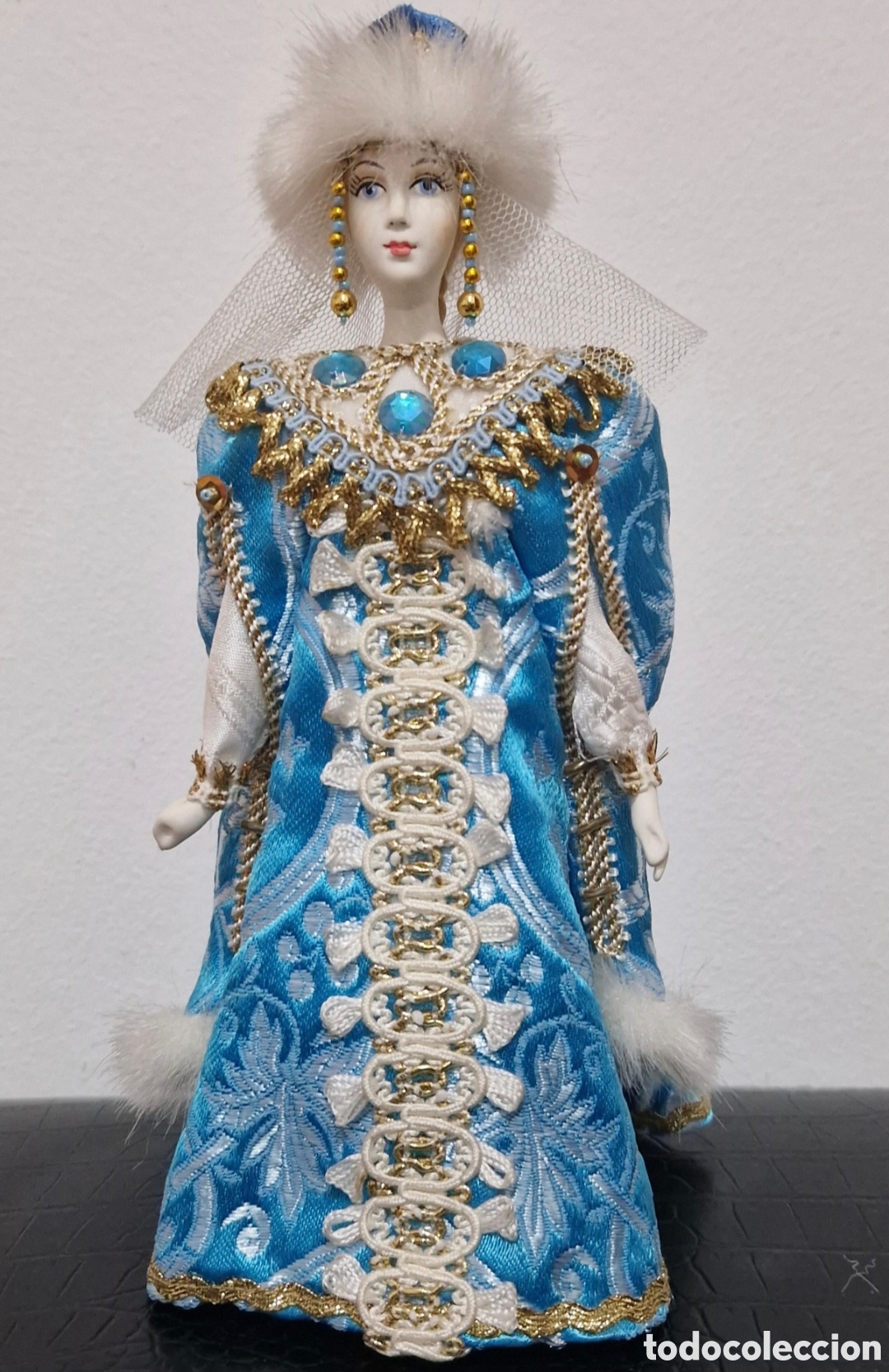 Antig&uuml;edades: Mu&ntilde;eca de porcelana vestida de &eacute;poca - Foto 1