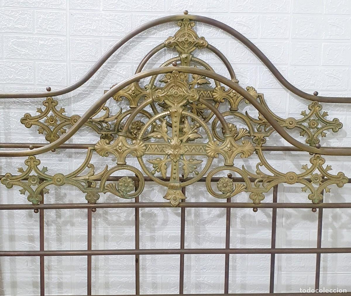 Antig&uuml;edades: Antigua cama de bronce y lat&oacute;n - Foto 5
