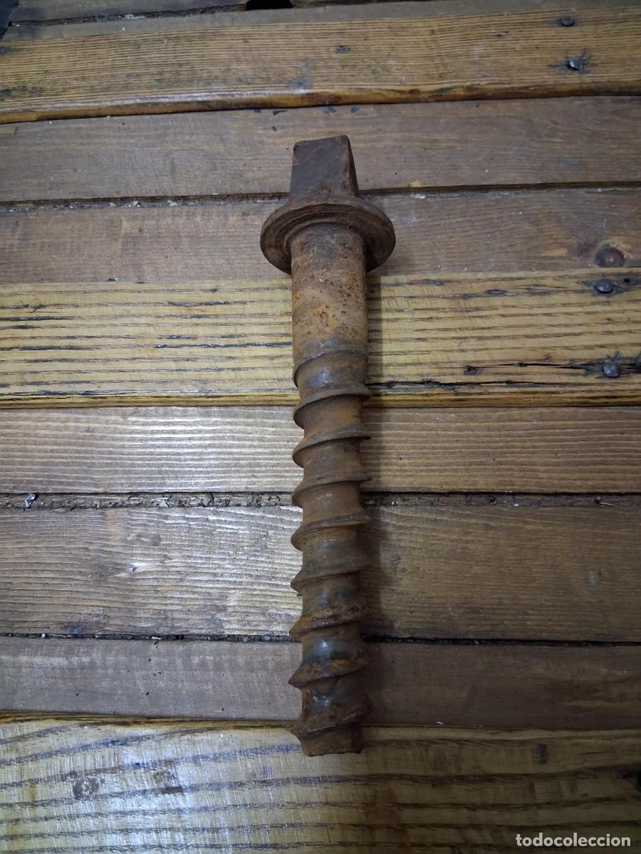 Antig&uuml;edades: Tornillo del a&ntilde;o 92 1992? tren ferrocarril - Foto 2