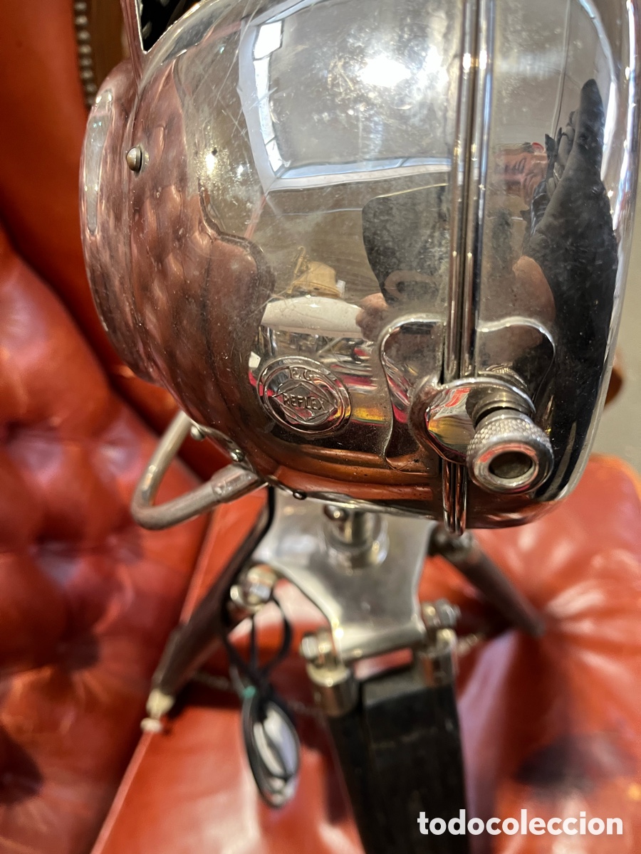 Antig&uuml;edades: Foco autom&oacute;vil antiguo sobre tr&iacute;pode - Foto 3