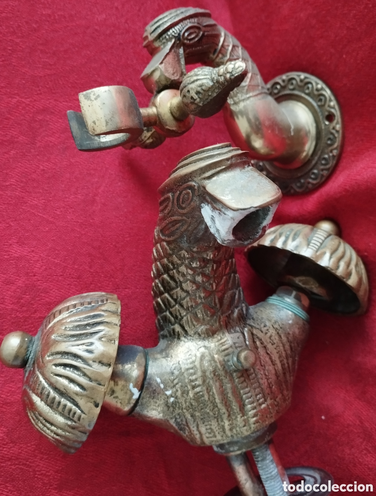 Antig&uuml;edades: Antiguo Grifo y Soporte Bronce. - Foto 2