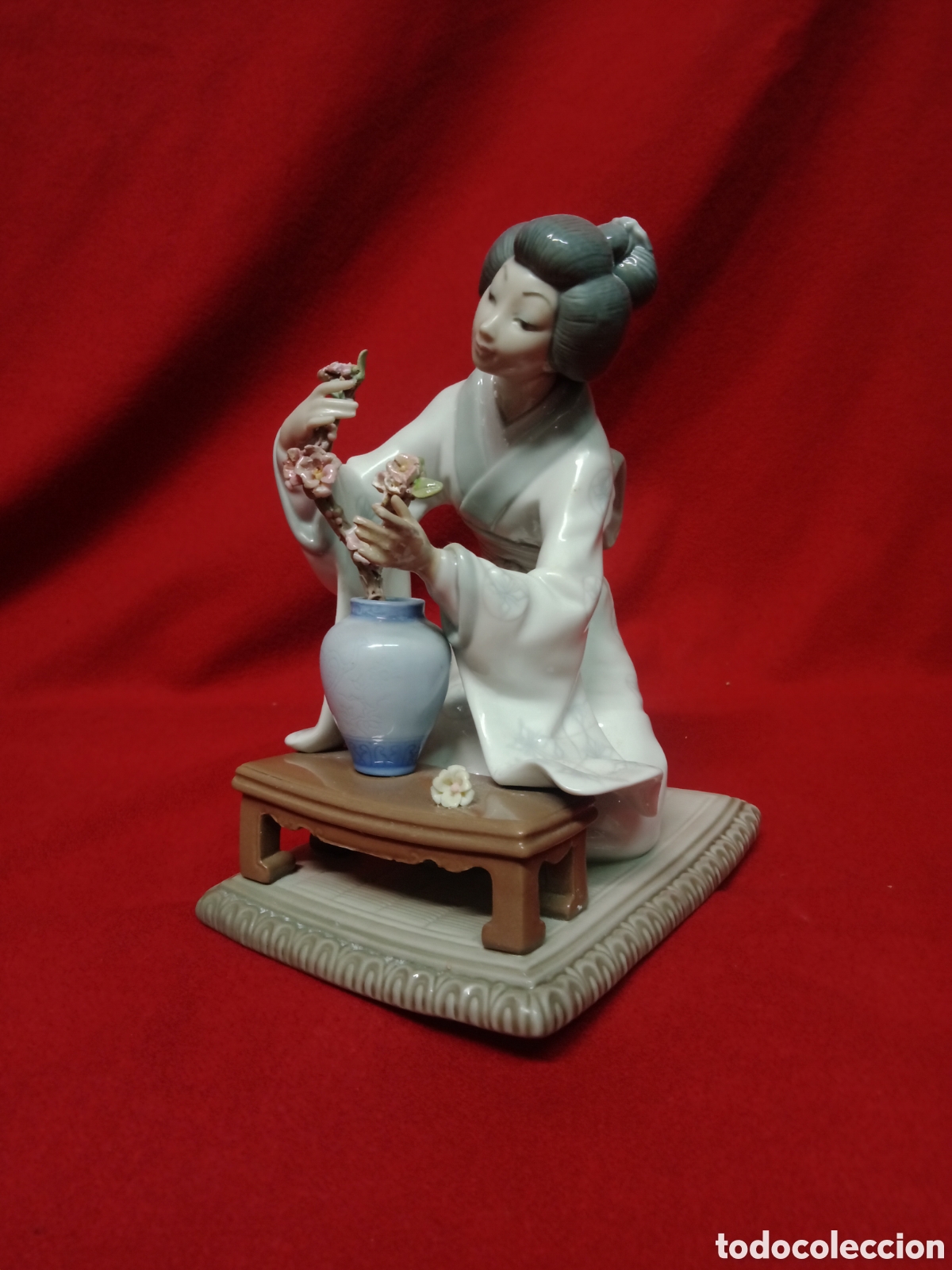 Antig&uuml;edades: Lladro figura Geisha - Foto 1