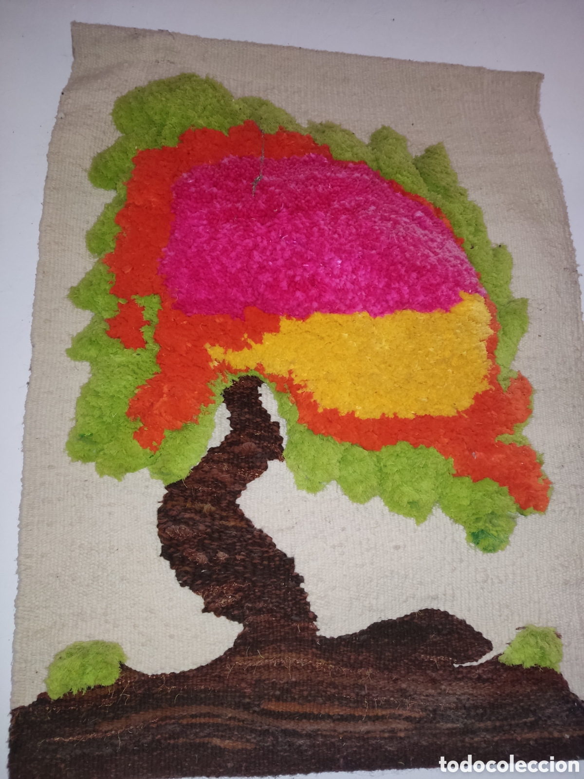Antig&uuml;edades: Tapiz &aacute;rbol en relieve - Foto 1