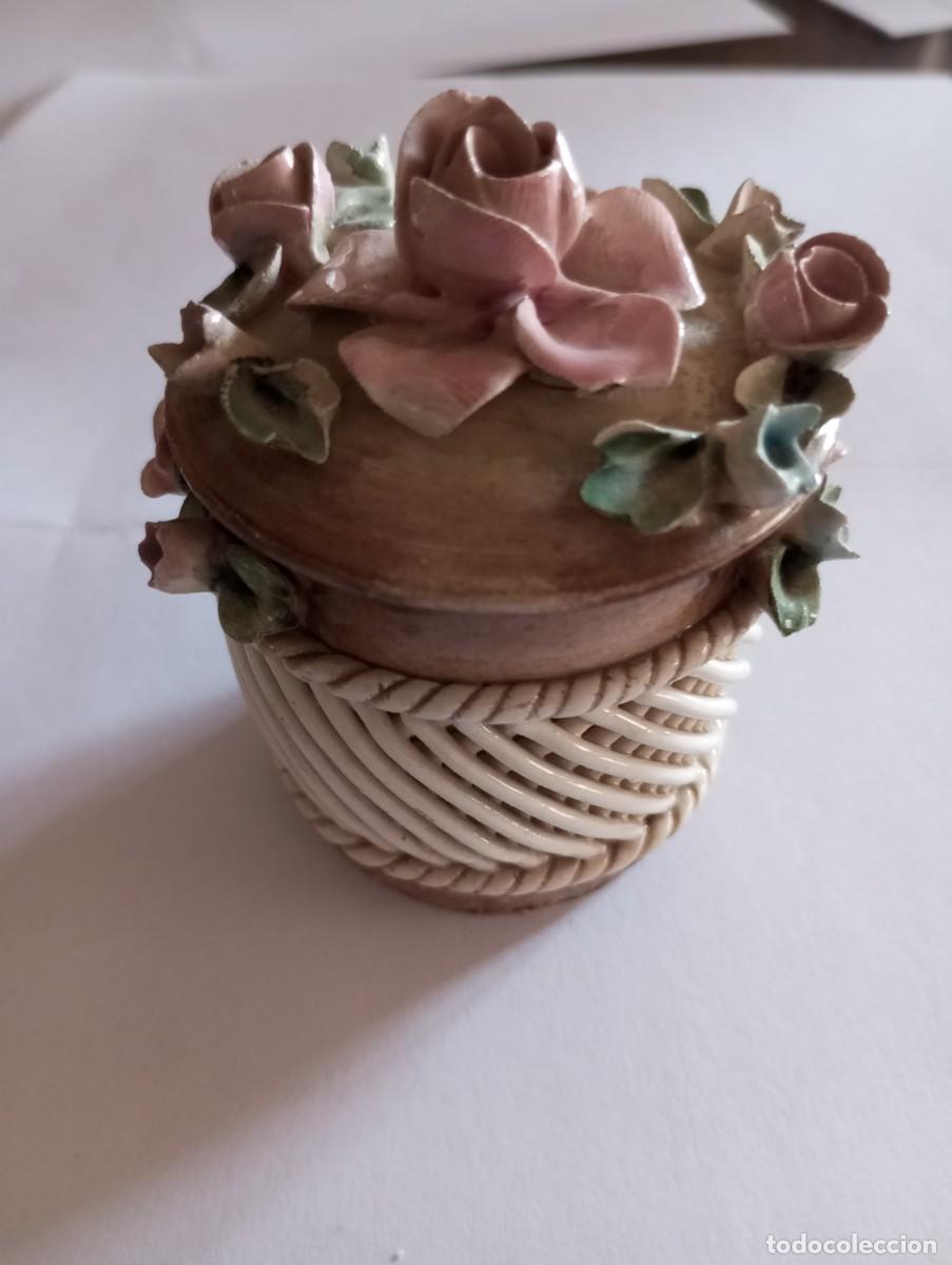 Antig&uuml;edades: CAJITA DE CER&Aacute;MICA CAPODIMONTE - Foto 1
