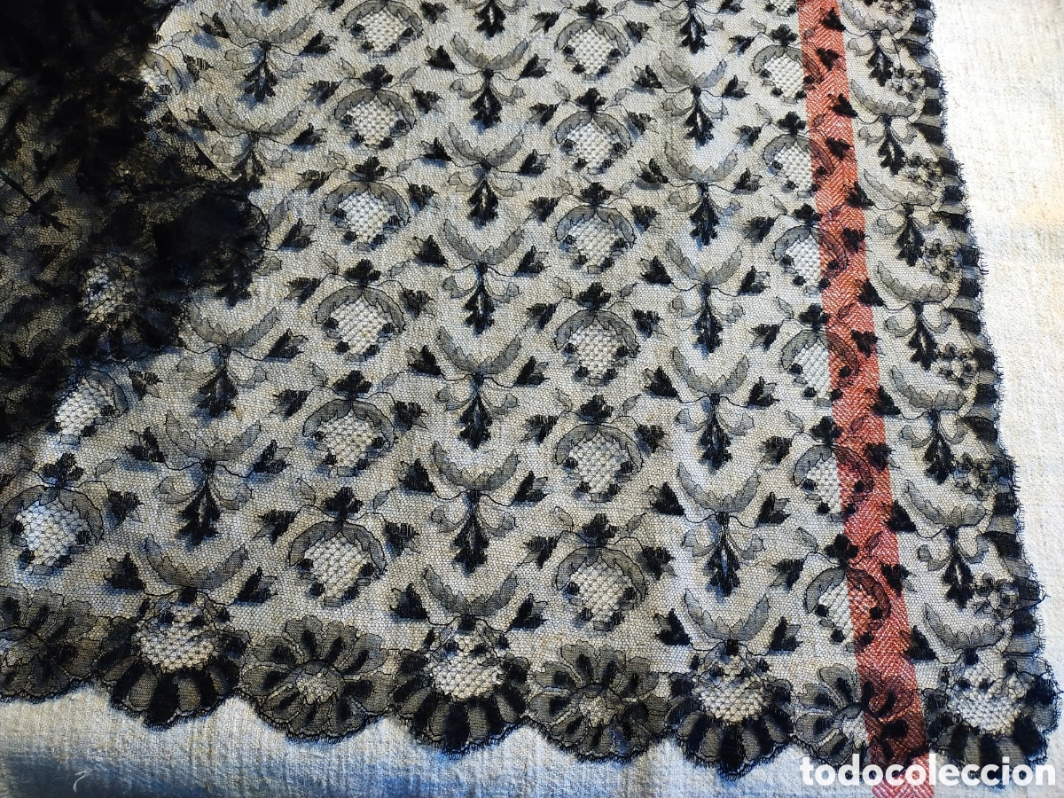 Antig&uuml;edades: Mantilla velo de encaje Chantilly - Foto 2