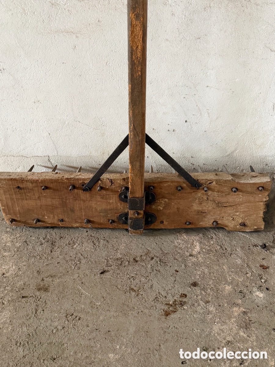 Antig&uuml;edades: Rastra antigua madera p&uacute;as hierro - Foto 4