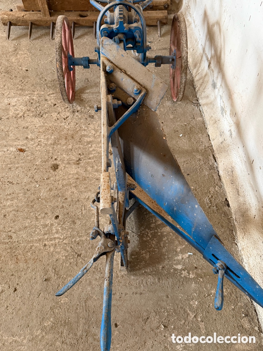 Antig&uuml;edades: Arado antiguo AJURIA de vertedera - Foto 2