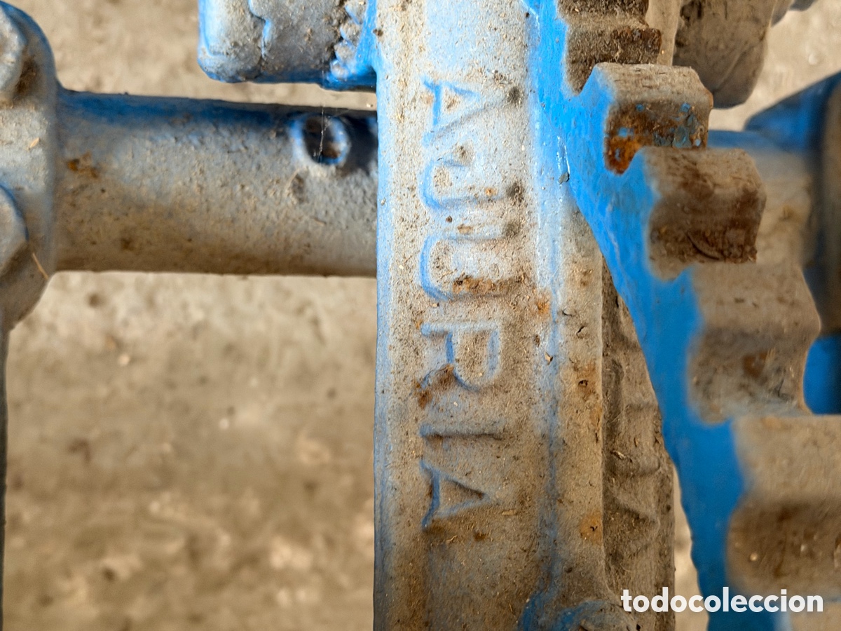 Antig&uuml;edades: Arado antiguo AJURIA de vertedera - Foto 3