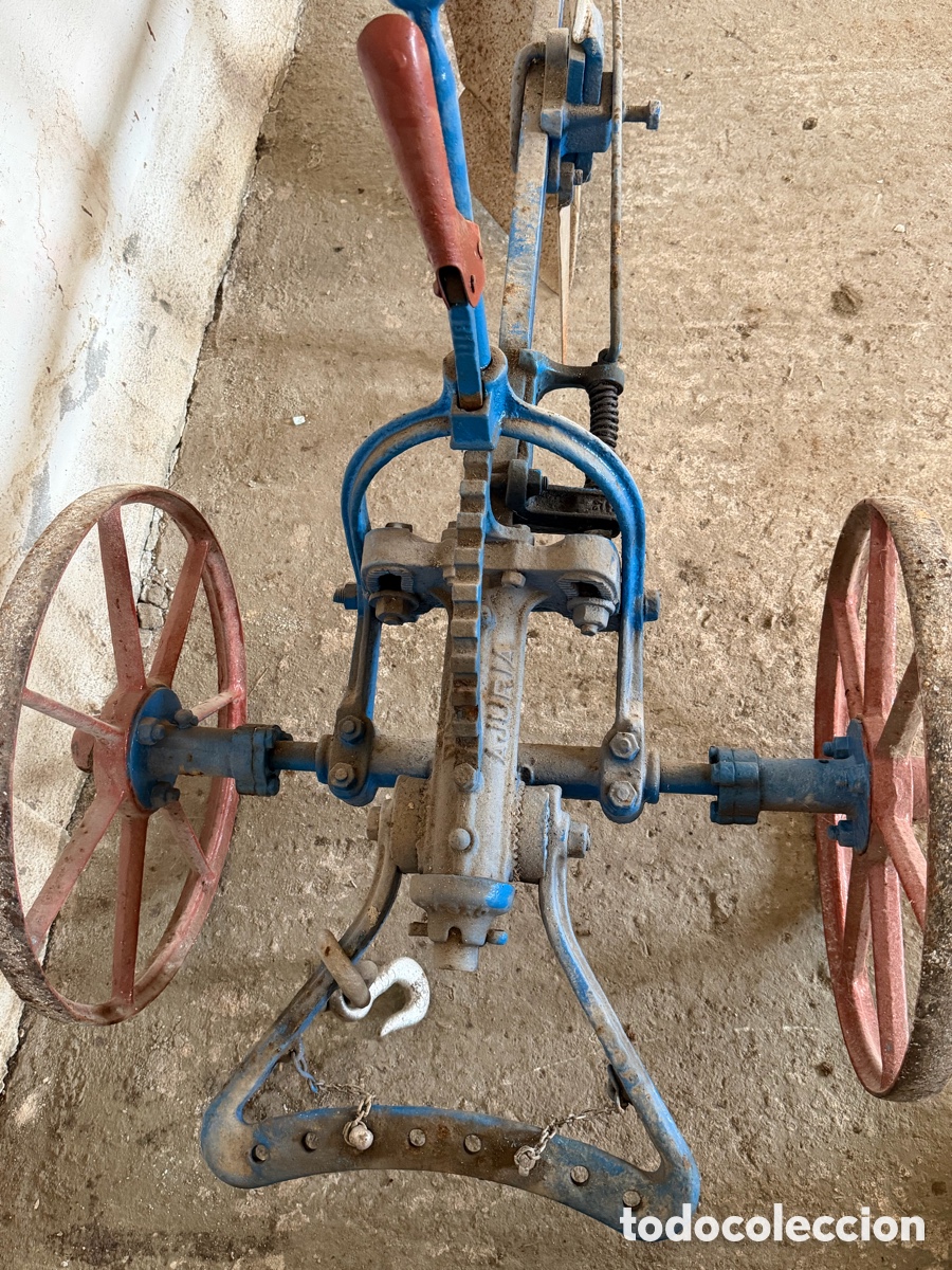 Antig&uuml;edades: Arado antiguo AJURIA de vertedera - Foto 4