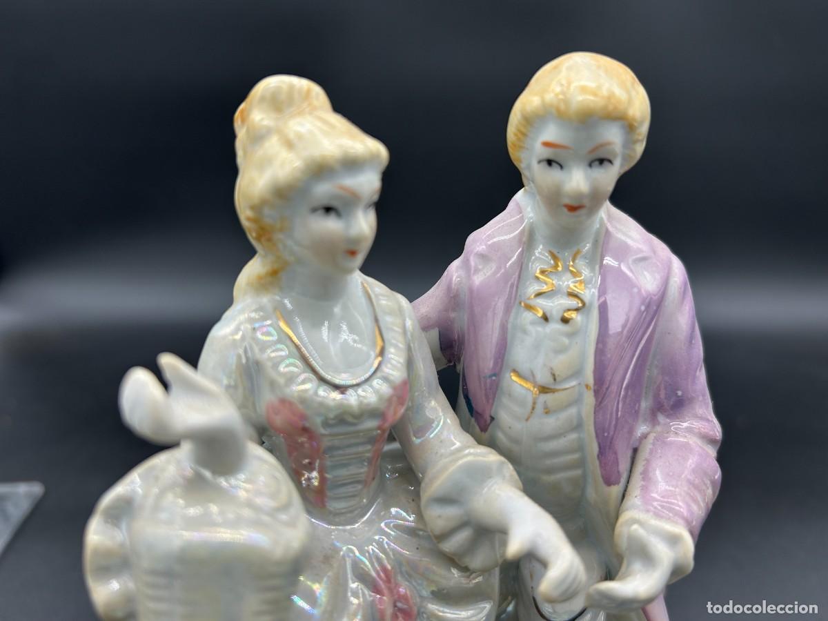 Antig&uuml;edades: Pareja rom&aacute;ntica de cer&aacute;mica - Foto 3