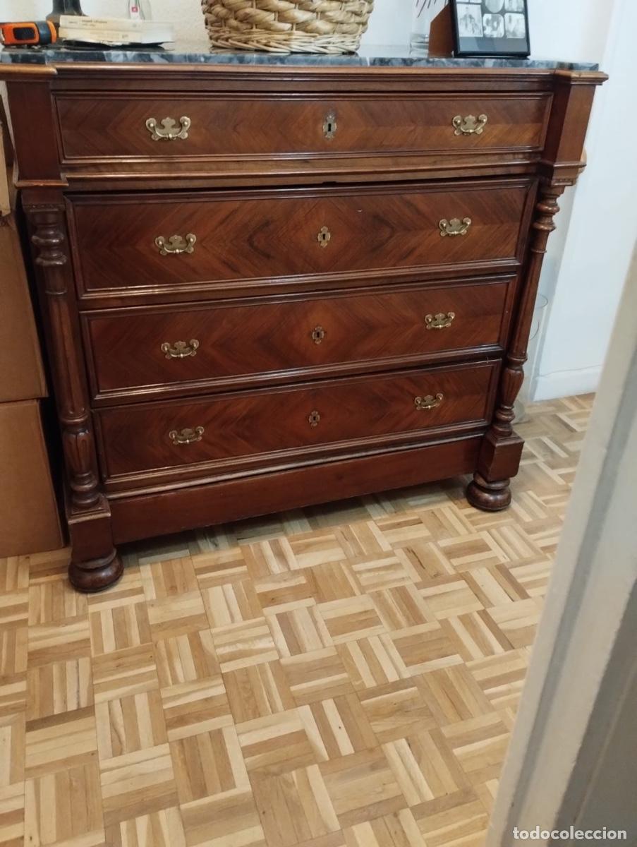 Antig&uuml;edades: C&oacute;moda en madera del siglo XIX. - Foto 1