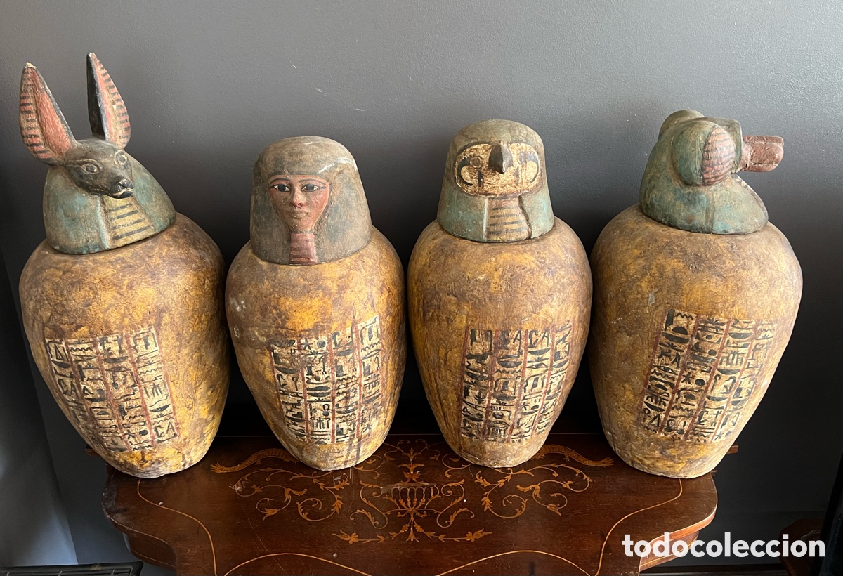 Antig&uuml;edades: Vasos Canopes de madera policromada - Foto 5