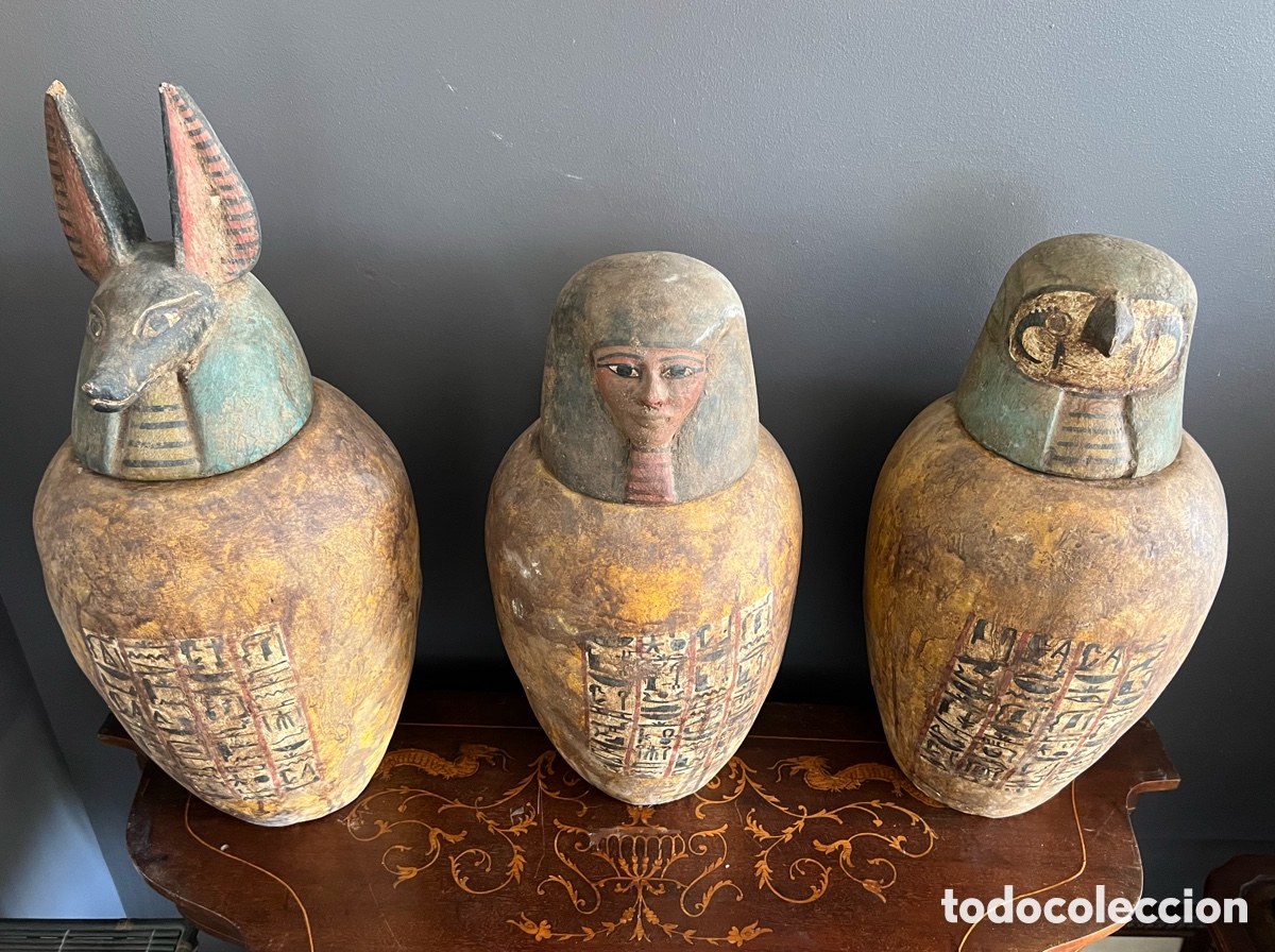 Antig&uuml;edades: Vasos Canopes de madera policromada - Foto 7