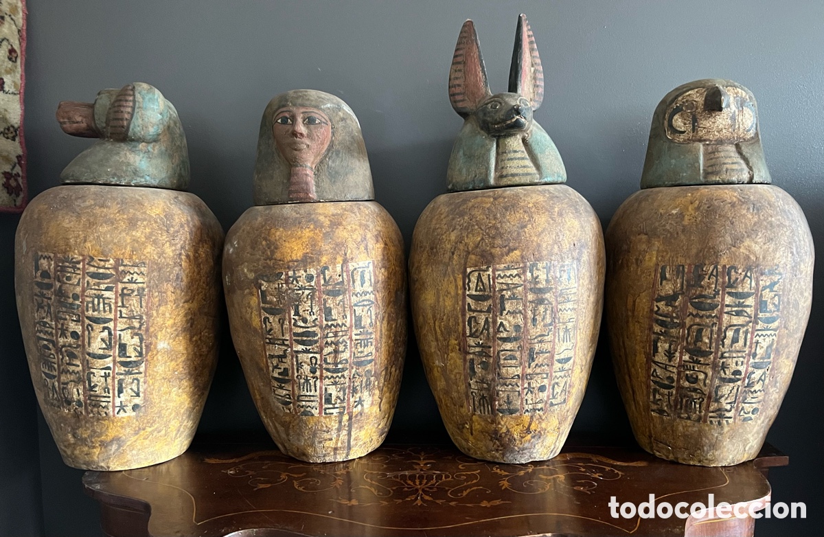Antig&uuml;edades: Vasos Canopes de madera policromada - Foto 9