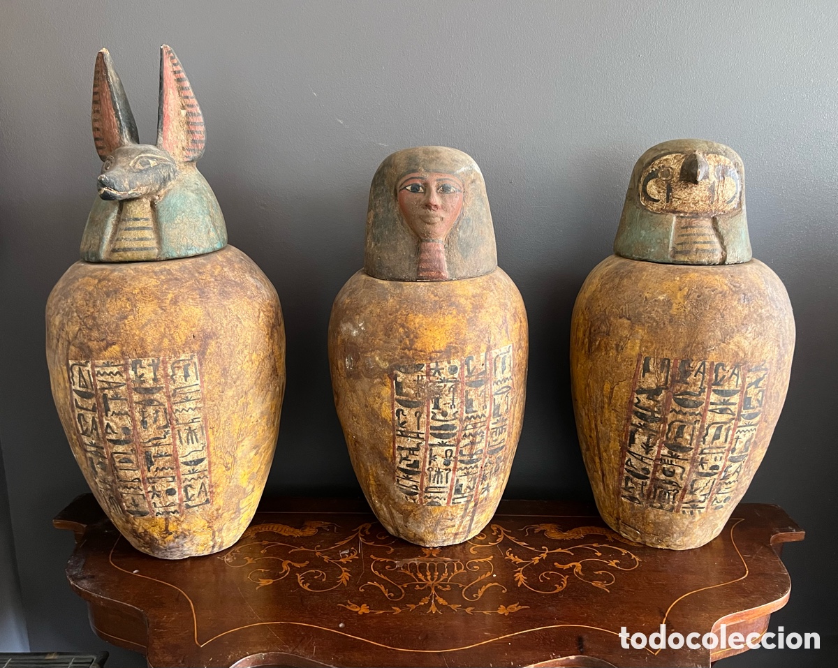 Antig&uuml;edades: Vasos Canopes de madera policromada - Foto 16