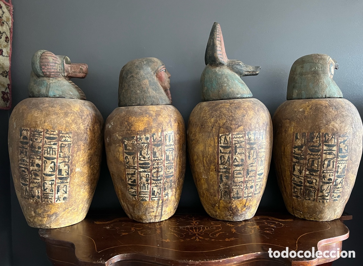 Antig&uuml;edades: Vasos Canopes de madera policromada - Foto 22