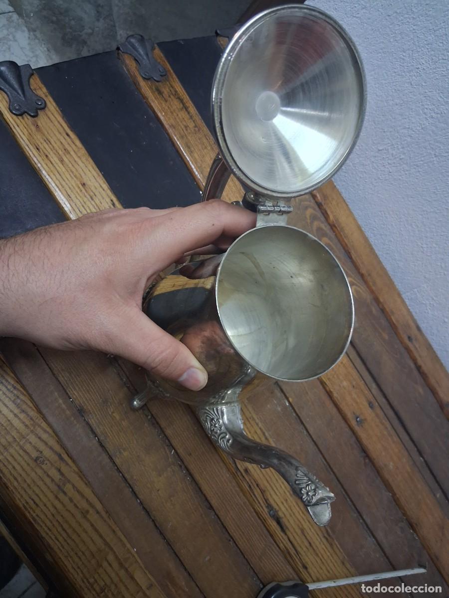 Antig&uuml;edades: Jarra tetera de metal plateado - Foto 2
