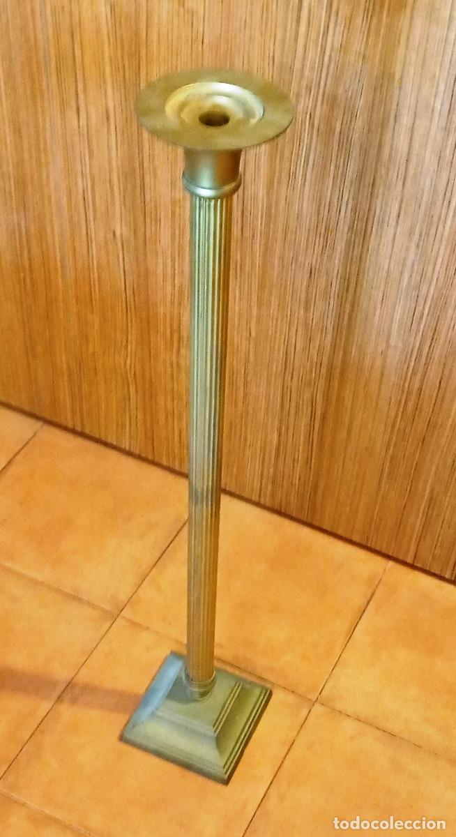 Antig&uuml;edades: Columna Portavelas en Bronce - Foto 1