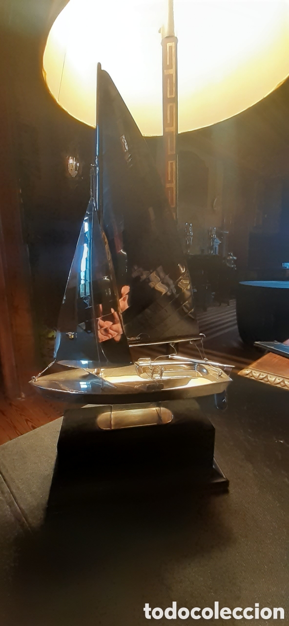 Antig&uuml;edades: Velero de Plata con base Madera - Foto 2