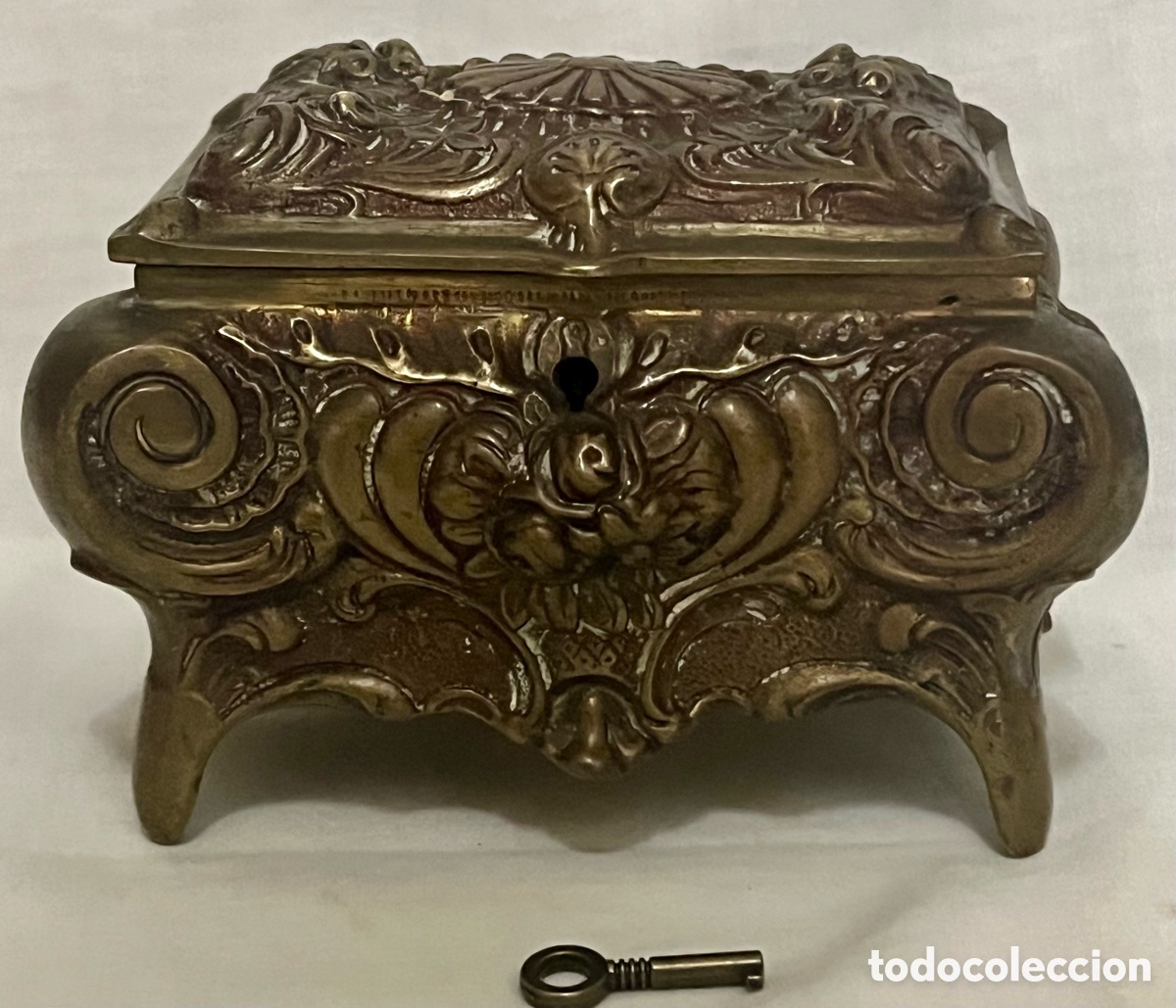 Antig&uuml;edades: CAJA -JOYERO DE BRONCE SIGLO XIX - Foto 2
