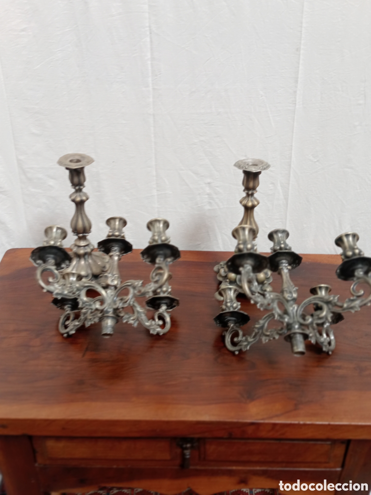 Antig&uuml;edades: Candelabros en ba&ntilde;o de plata del XIX - Foto 2
