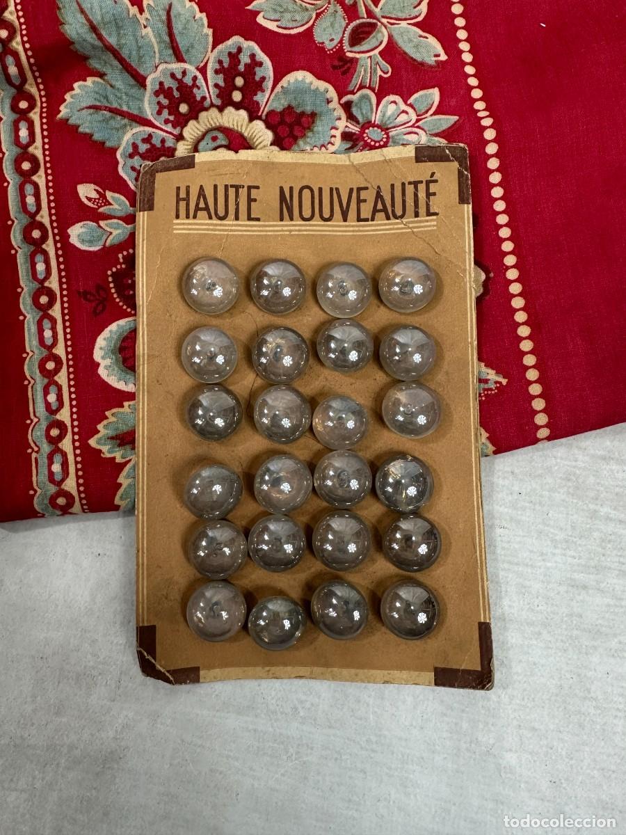 Antig&uuml;edades: Placa de 24 botones antiguos - Foto 9