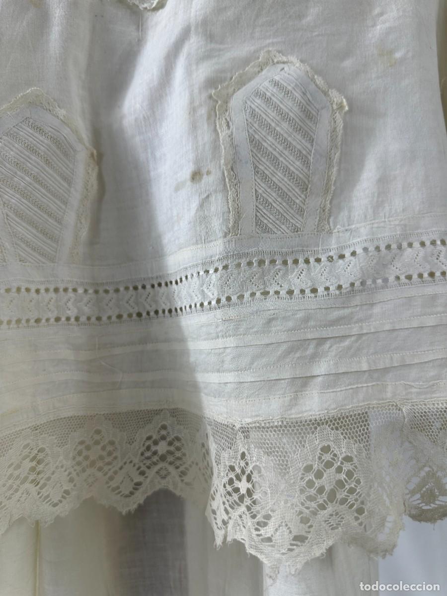 Antig&uuml;edades: Antiguo vestido y capa de cristianar - Foto 3