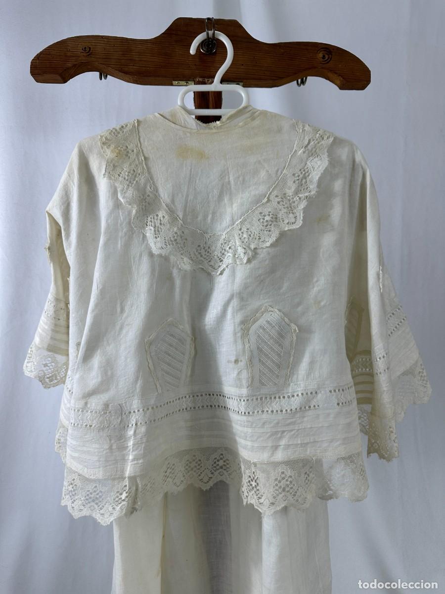 Antig&uuml;edades: Antiguo vestido y capa de cristianar - Foto 4