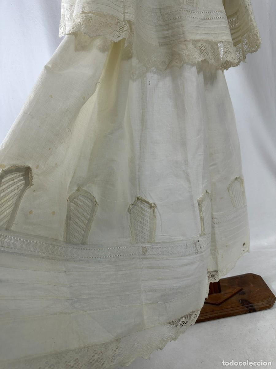 Antig&uuml;edades: Antiguo vestido y capa de cristianar - Foto 5