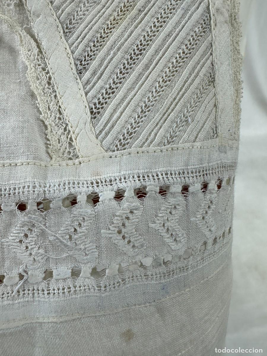 Antig&uuml;edades: Antiguo vestido y capa de cristianar - Foto 8