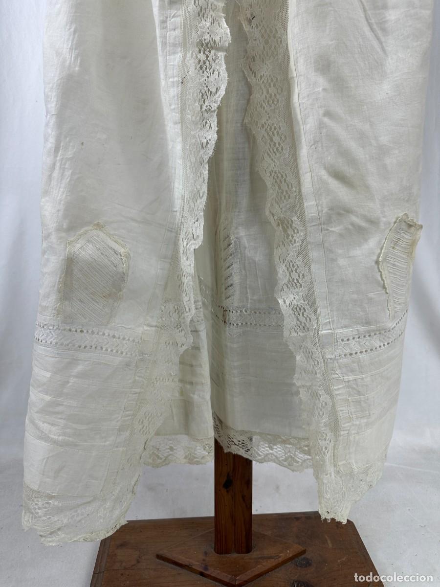 Antig&uuml;edades: Antiguo vestido y capa de cristianar - Foto 13
