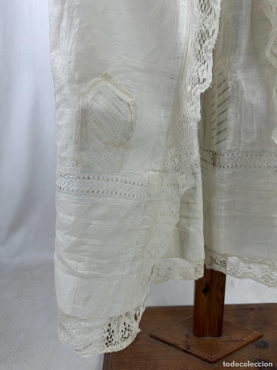 Antig&uuml;edades: Antiguo vestido y capa de cristianar - Foto 16