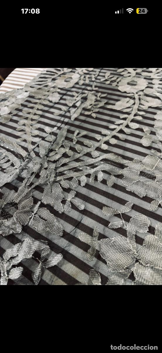 Antig&uuml;edades: Mantilla negra y gris - Foto 2