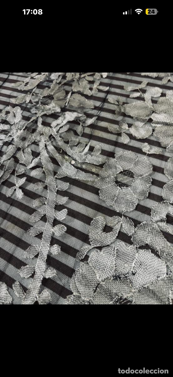 Antig&uuml;edades: Mantilla negra y gris - Foto 3