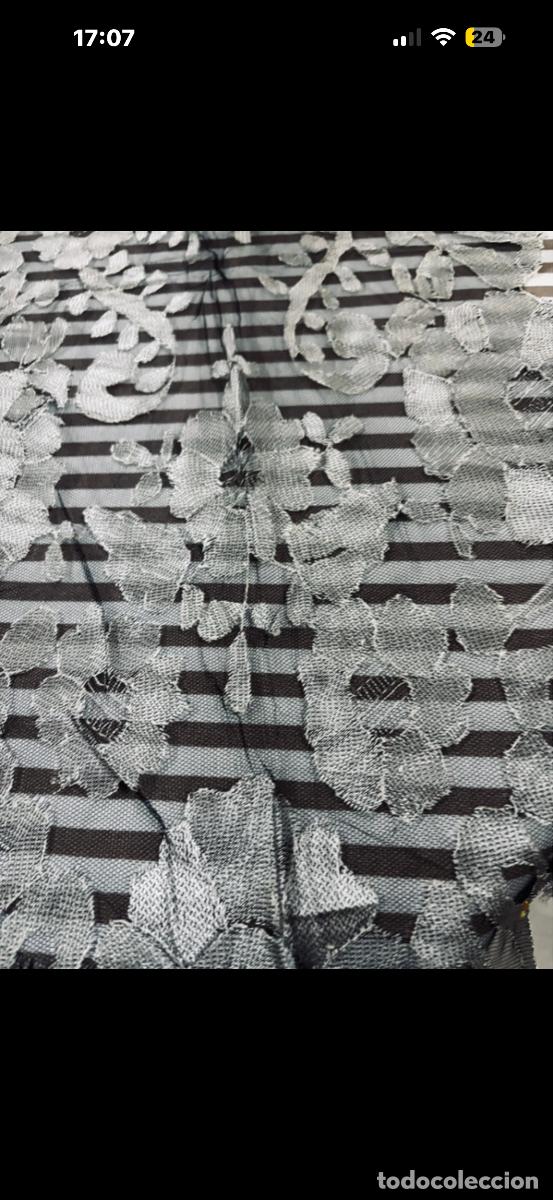 Antig&uuml;edades: Mantilla negra y gris - Foto 5